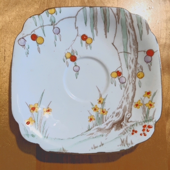 Free w/purchase Small Royal Standard China tutor-shaped plate - Picture 1 of 3